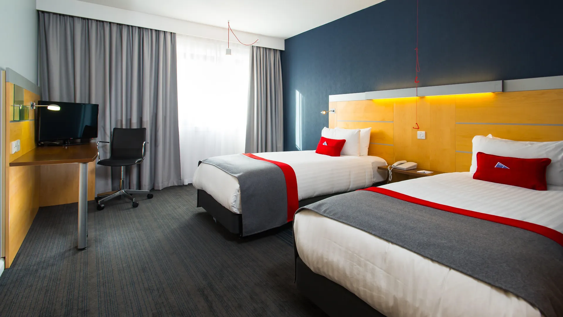 Holiday Inn Express Cambridge By Ihg Hotel