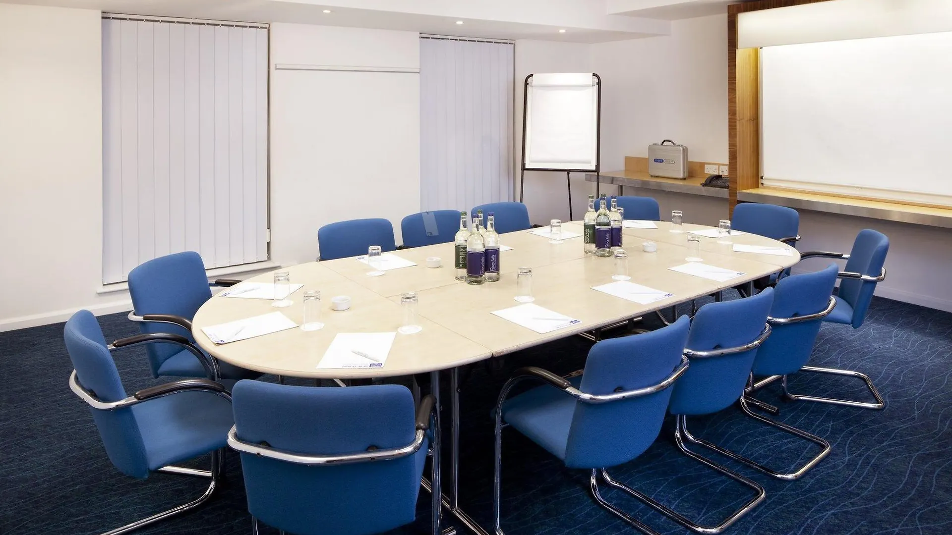 Hotel Holiday Inn Express Cambridge By Ihg