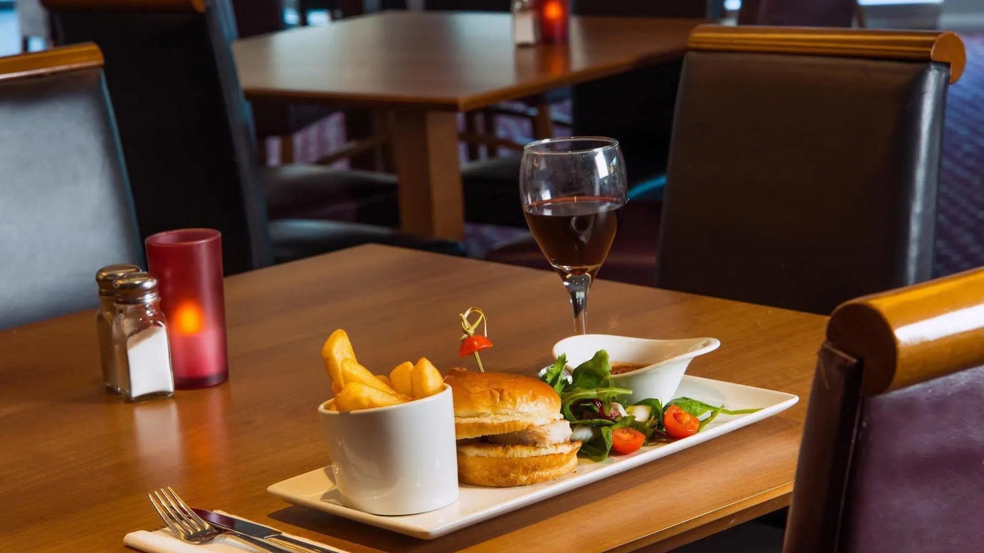Holiday Inn Express Cambridge By Ihg 3*,  Wielka Brytania