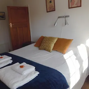Luxurious 3 Bedroom House For Families, Corporate With Gardens And Parking Apartment