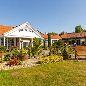 The Bridge And 4*, Wetherby Regno Unito