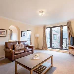 https://historic-city-centre-apt-with-free-secure-parking.edinburghhotelsuk.org